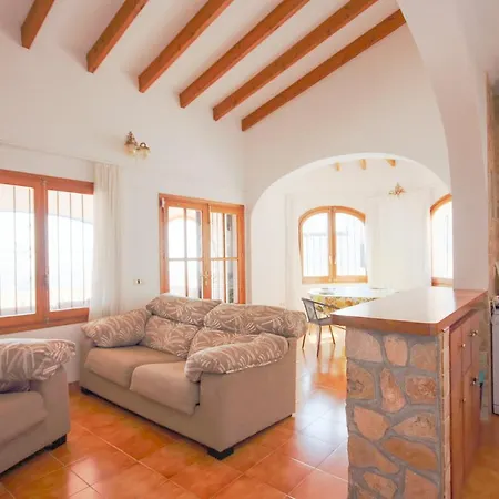 Vila Cucarres 0705 *